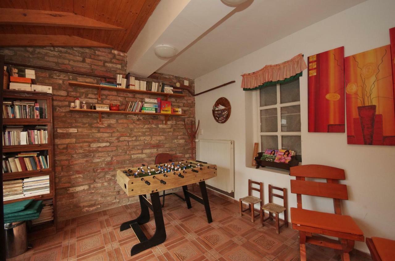 Burg Apartman Gyula Esterno foto