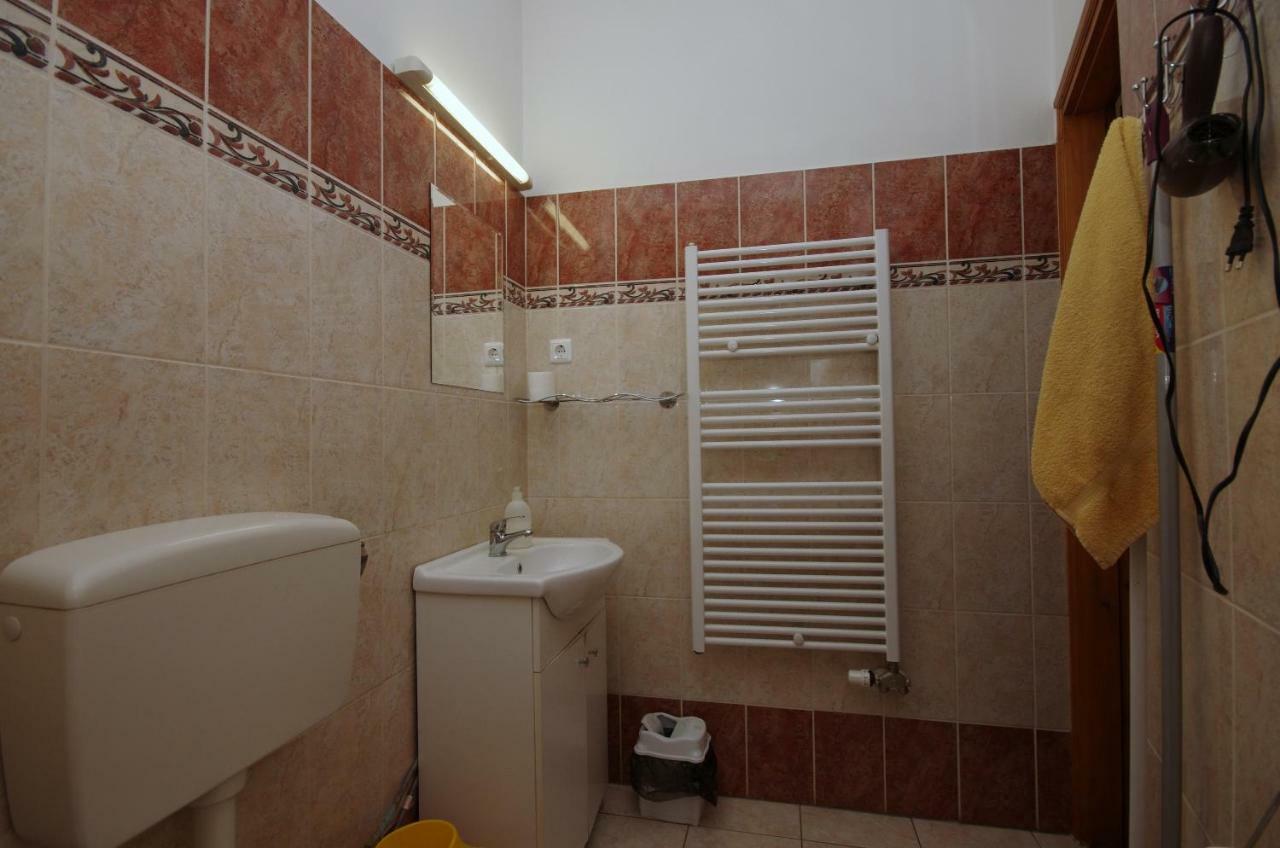 Burg Apartman Gyula Esterno foto