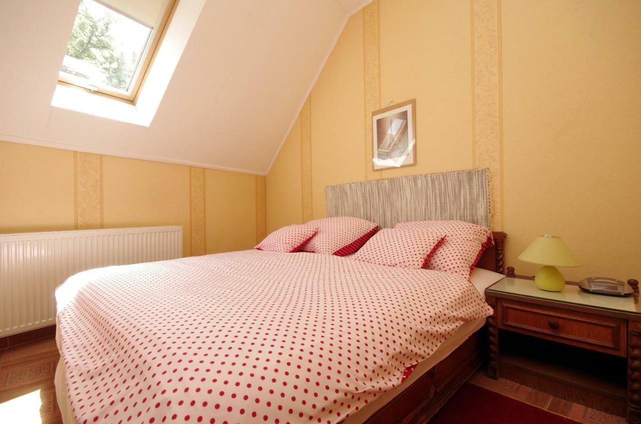 Burg Apartman Gyula Esterno foto