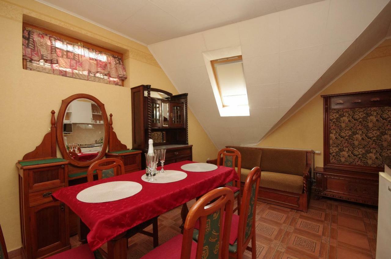 Burg Apartman Gyula Esterno foto