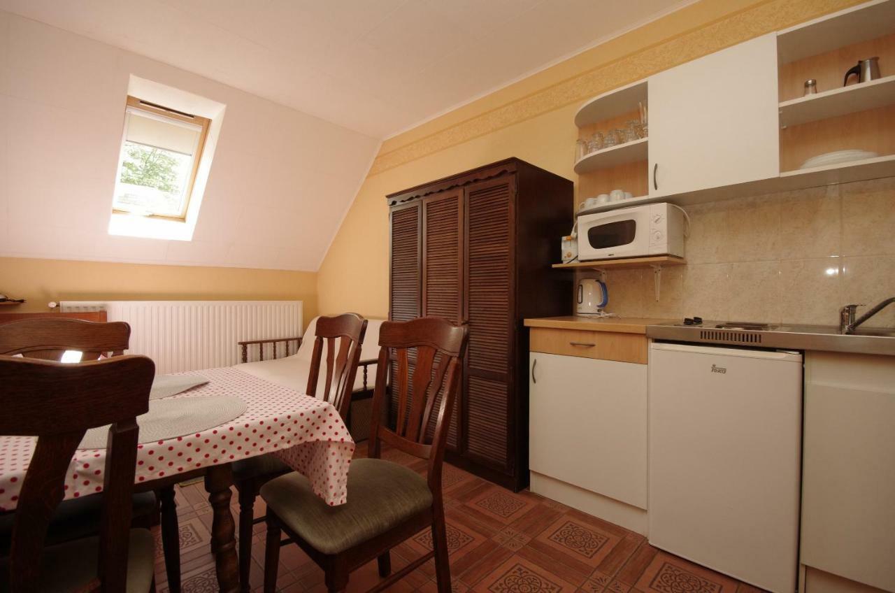 Burg Apartman Gyula Esterno foto