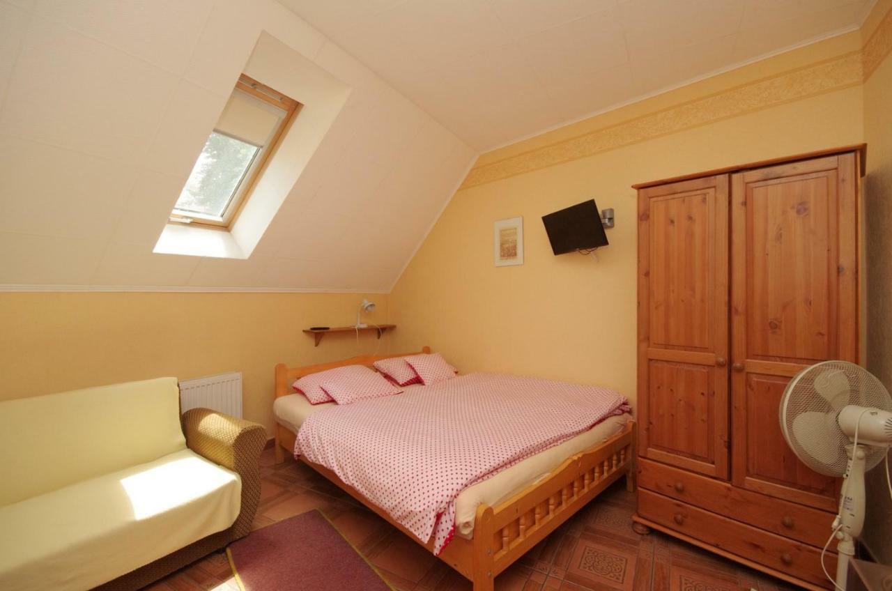 Burg Apartman Gyula Esterno foto